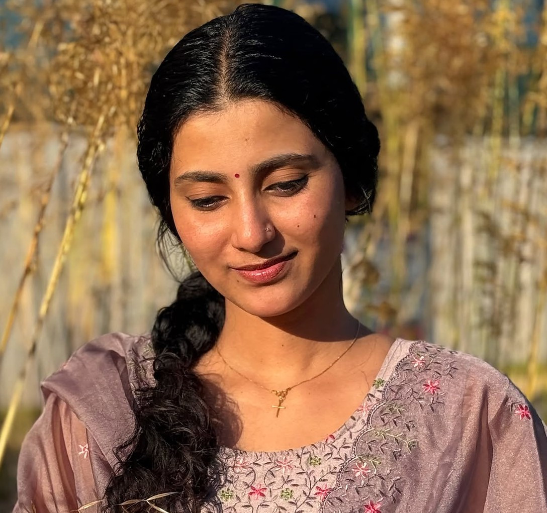 ফ্ল্যাটে আটকে পড়া দুই নারী